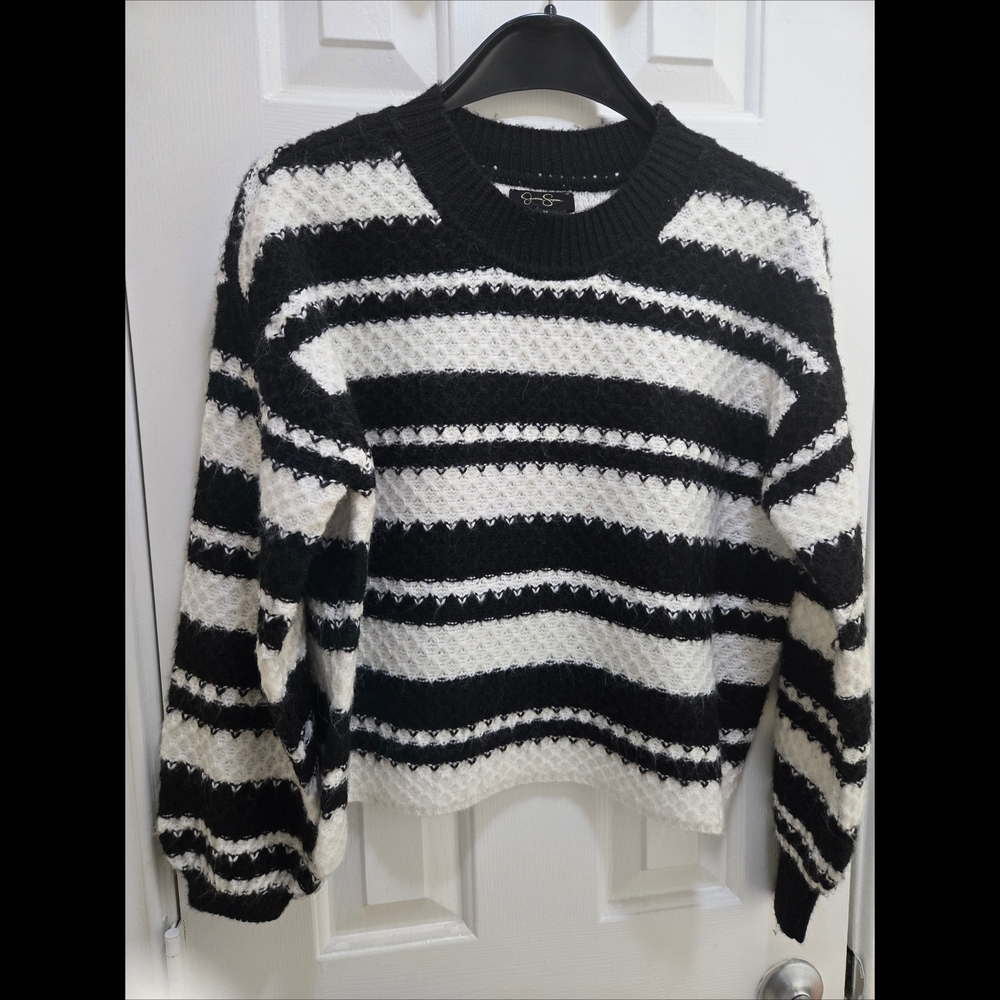 Jessica Simpson Striped Knit Cropped Crew Sweater Black White Size Medium NWOT - Picture 4 of 5